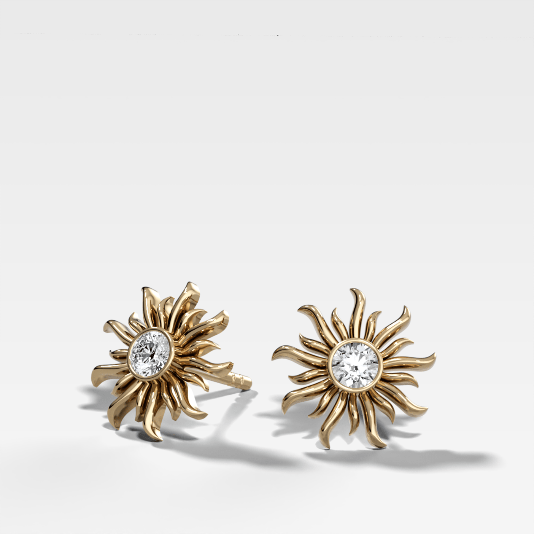 Sunlight Round Diamond Stud Earrings