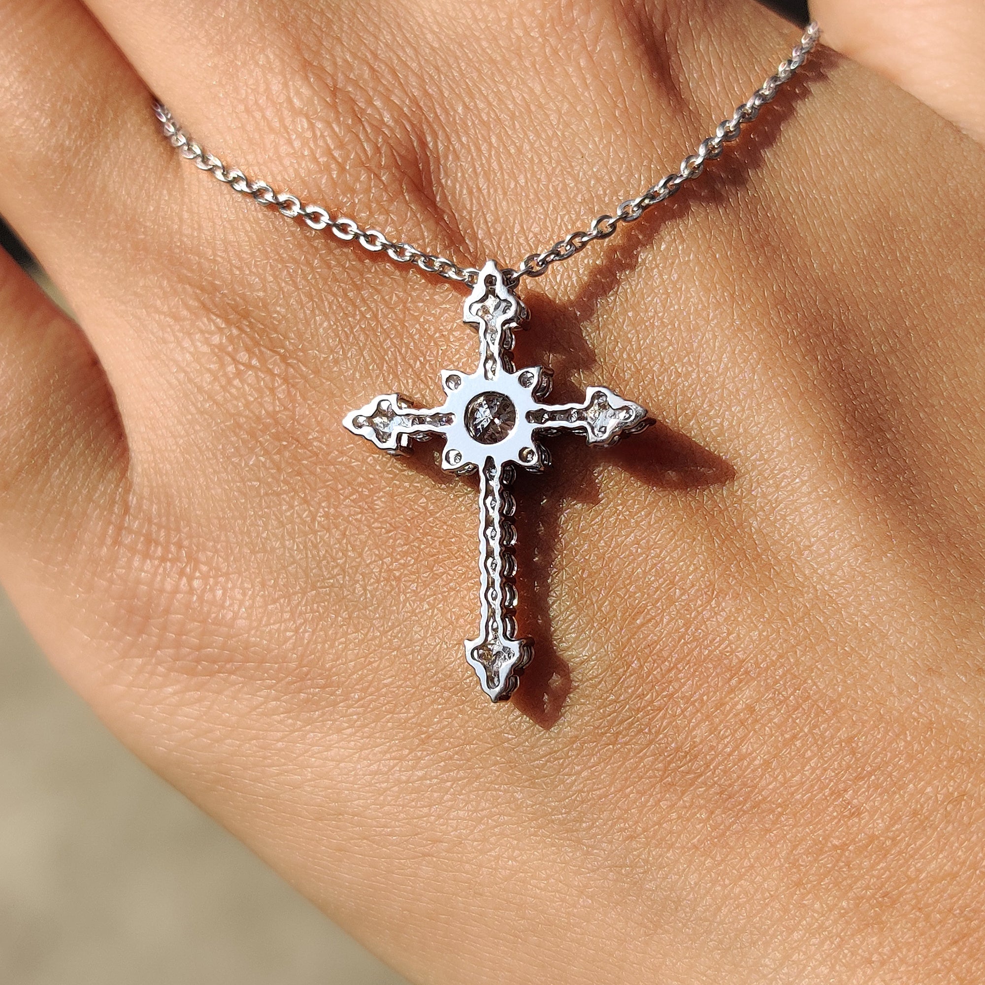Criss Cross Pendant In Round Cut Moissanite