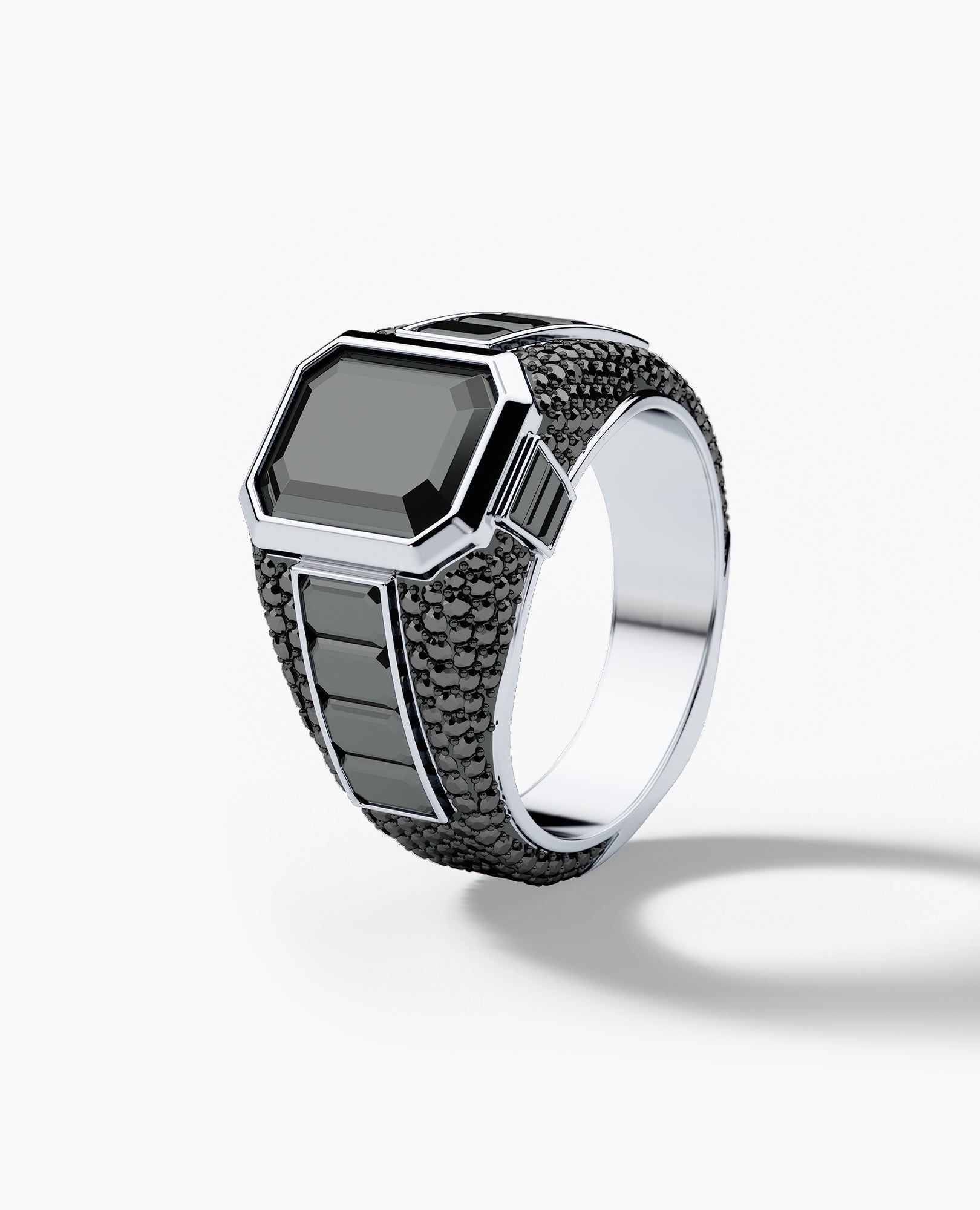 ROCHESTER Gold Signet Ring with 11.30ct Black Diamonds