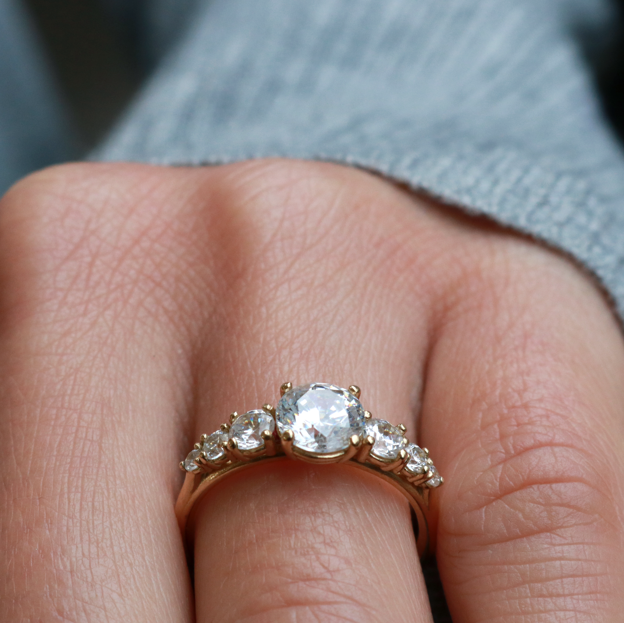 1.0 CT Round Cut Seven Stone Moissanite Engagement Ring